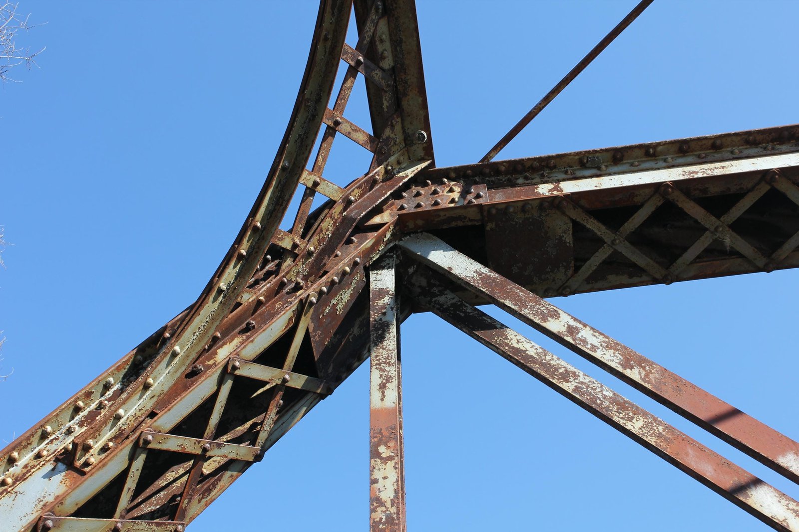 Upper angle connection